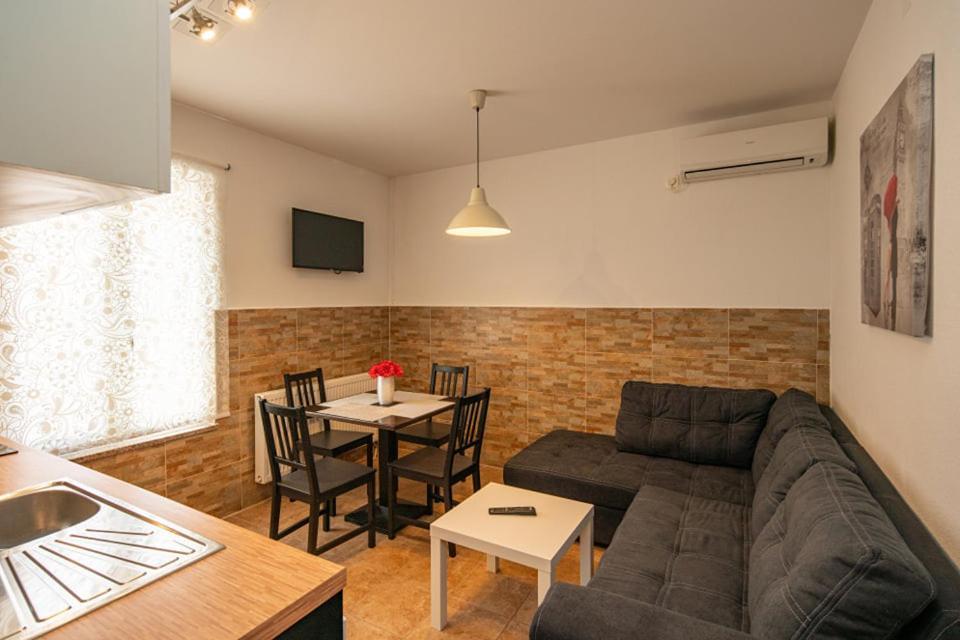 Apartment Nina Biograd Na Moru Luaran gambar